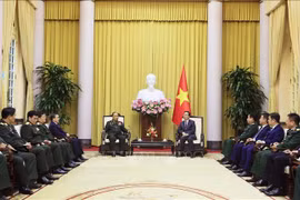越南国家主席武文赏会见老挝国防部副部长通莱•西力冯