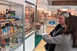 越南企业参加第30届俄罗斯国际食品展览会 