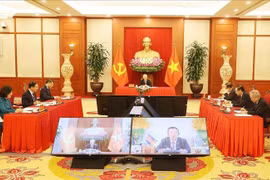 越共中央总书记同柬埔寨人民党主席举行高层直线通话