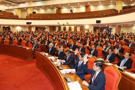 越共十三届八中全会公报（第一号）