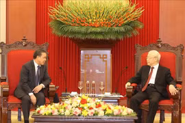 阮富仲总书记会见老挝驻越南大使