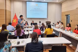 韩国越南劳工咨询员研讨会 协助越南劳工稳定生活