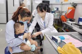 越南63个省市在8月和9月内为儿童开展五联疫苗接种计划