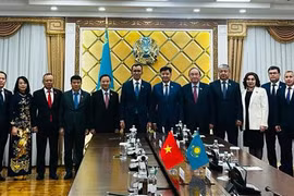国会副主席阮克定对哈萨克斯坦共和国进行访问