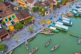 元旦假期全国各地著名旅游景点接待大量游客