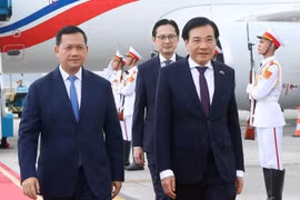 柬埔寨首相洪玛奈抵达河内 开始对越南的正式访问