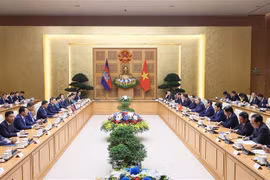 越南政府总理范明政与柬埔寨首相洪玛奈举行会谈