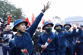 春意盎然送新兵 满腔热血踏征程