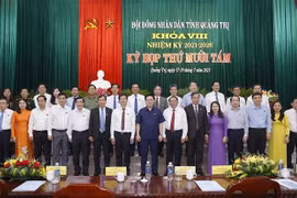 国会主席王廷惠出席广治省人民议会第十八次会议开幕式