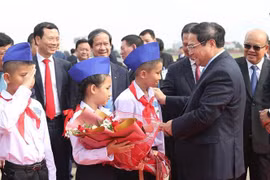  越南政府总理范明政圆满结束对老挝的正式访问