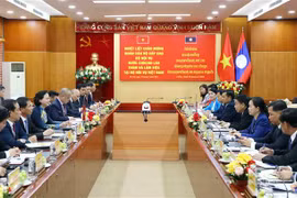 进一步加强越老两国内务部之间的交流与合作