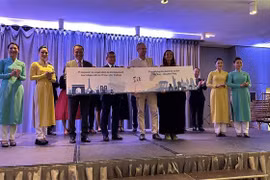 越航庆祝越南至法国直航20周年活动在法国巴黎举行