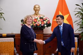 越南与法国加强互相理解与友谊之情