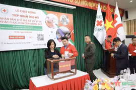越南红十字会接收捐赠土耳其和叙利亚人民的近100亿越盾