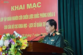 为老挝人民军开设国防战略研究培训班