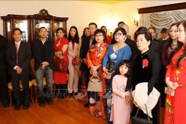 旅居加拿大越南人心系祖国的桥梁