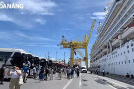 岘港市接待乘坐游轮来到岘港观光旅游的1700名国际游客