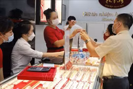 8月21日上午越南国内黄金卖出价下降5万越盾