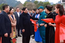 政府总理范明政视察高平省基础设施建设项目