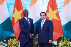 政府总理范明政会见科特迪瓦国民议会议长比克多戈