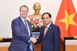 越南外交部长裴青山会见英国苏格兰事务大臣阿利斯特·杰克
