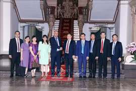 胡志明市领导会见古巴阿尔特米萨省长