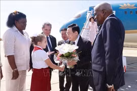 越南国会主席和古巴国会主席访问古巴革命摇篮、英雄城市圣地亚哥