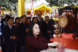 代理国家主席出席二征夫人起义1983周年纪念活动