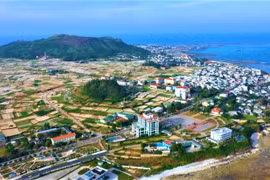 广义省李山力争发展成为海洋岛屿旅游中心