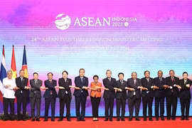 第56届东盟外长会：越南外交部长裴青山出席东盟与对话伙伴会议