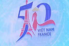 庆祝越法建交50周年图片展在胡志明市举行
