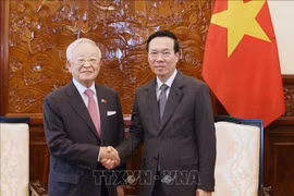 越南国家主席武文赏会见韩国希杰集团董事长兼首席执行官孙京植