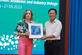 澳大利亚与庆和省大学分享教育培训合作经验