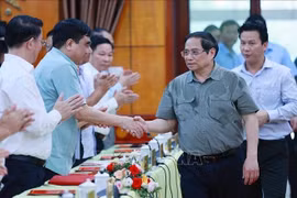 政府总理范明政莅临河江省调研