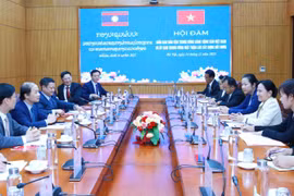 越老加大群众动员工作经验交流力度