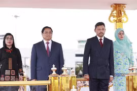 越南政府总理范明政开始对文莱进行正式访问