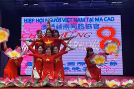 旅居中国澳门越南妇女心系祖国家乡