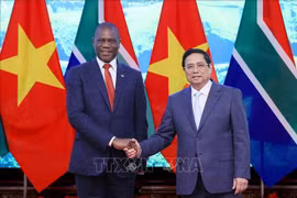 政府总理范明政会见南非副总统保罗·马沙蒂莱