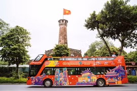 国庆假期游客来河内市参观时可免费乘坐双层巴士 