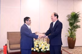 胡志明市领导会见秘鲁共产党国际关系书记