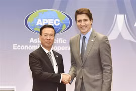 越南国家主席武文赏分别会见加拿大总理和文莱达鲁萨兰国苏丹