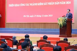 越南国会主席王廷惠出席人民检察院2024年工作部署会议