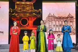 2023年河内旅游奥黛节璀璨开幕