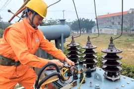 越南芒街与中国东兴之间110kV输电线路正式投运 全力确保芒街供电平稳有序