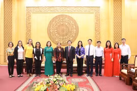 古巴妇女联合会秘书长访问宁平省