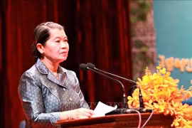  越南祖国阵线中央委员会主席杜文战向新任柬埔寨民族统一阵线主席致贺电