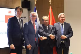 进一步强化越捷两国企业的合作与对接