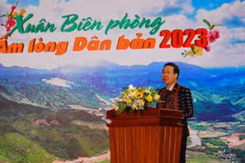 越共中央书记处常务书记武文赏在承天顺化省出席“边防之春温暖村民心”活动
