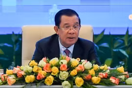 柬埔寨保留现任政府体系中官员的职位与领导地位