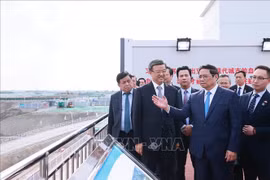 越南政府总理范明政参观中国河北省雄安新区